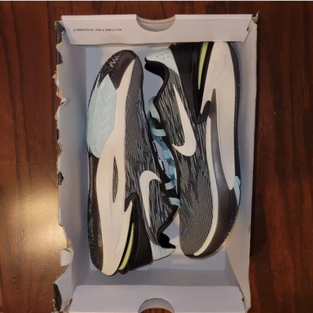 Nike GT Cut 2 Basketball Shoes Black Jade Ice Womens 9.5